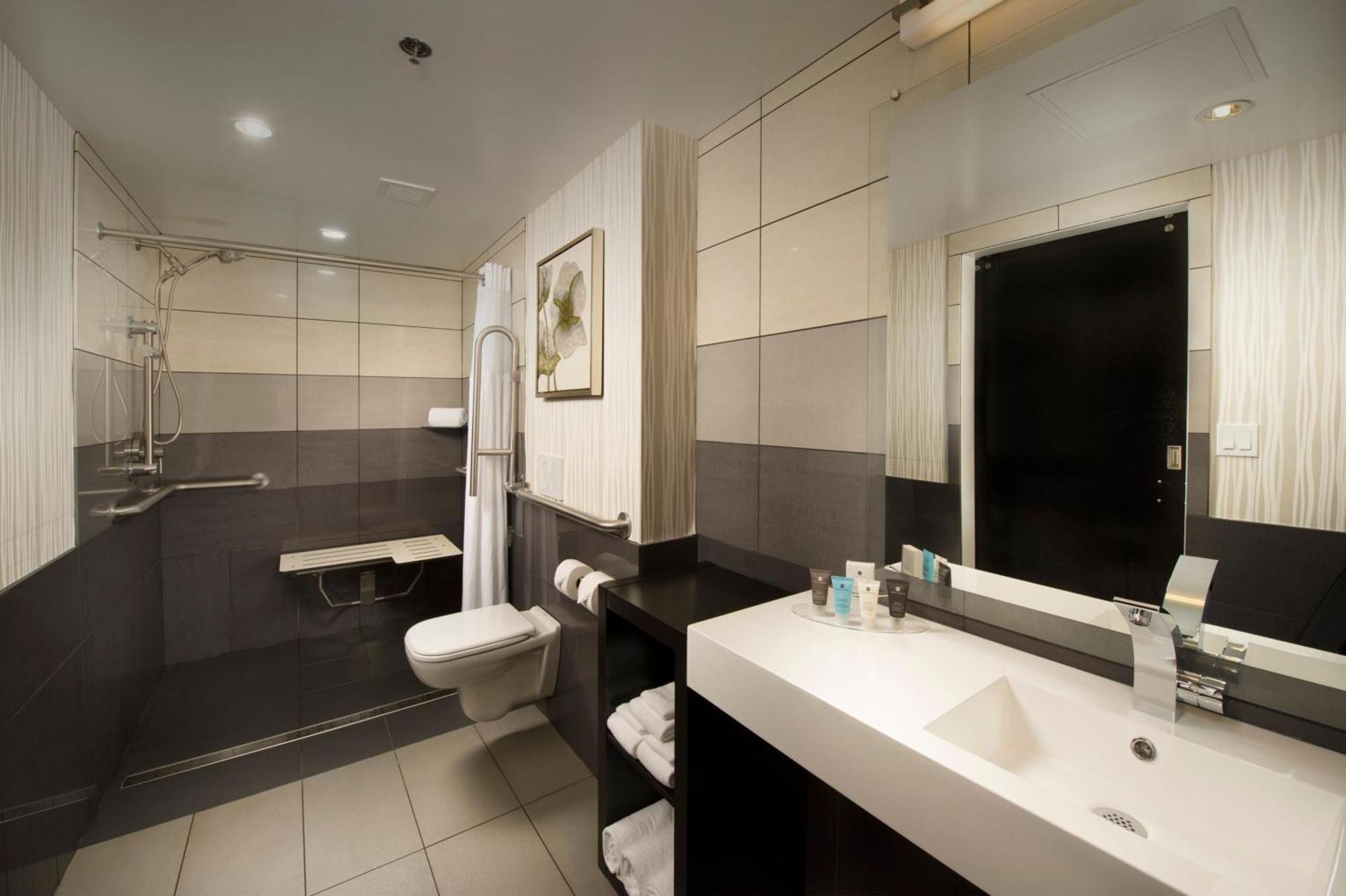 Skybridge Seattle Airport Hotel Сиатак Екстериор снимка