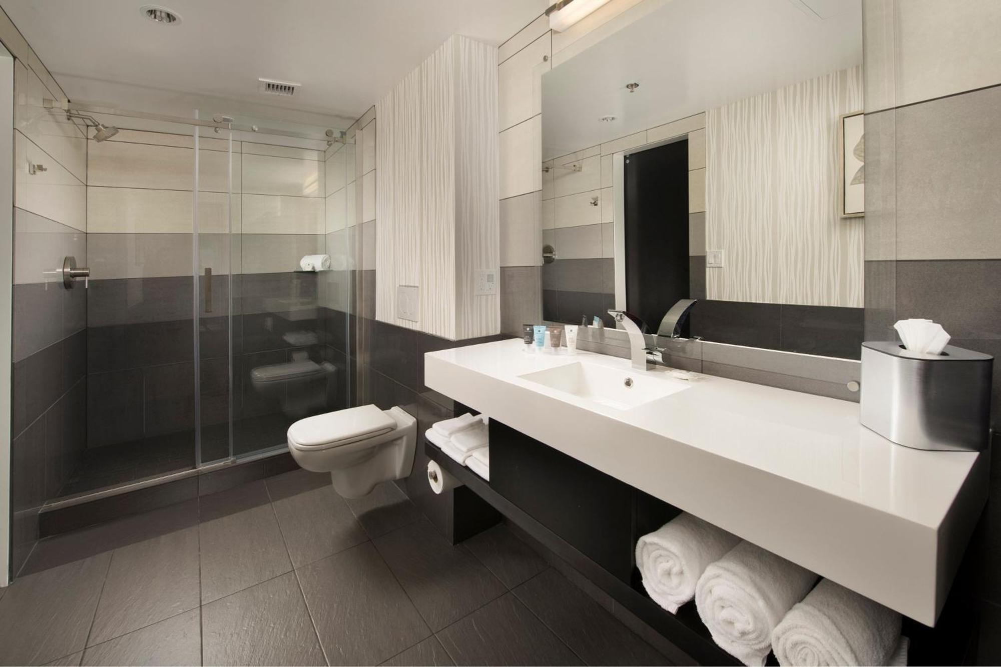 Skybridge Seattle Airport Hotel Сиатак Екстериор снимка