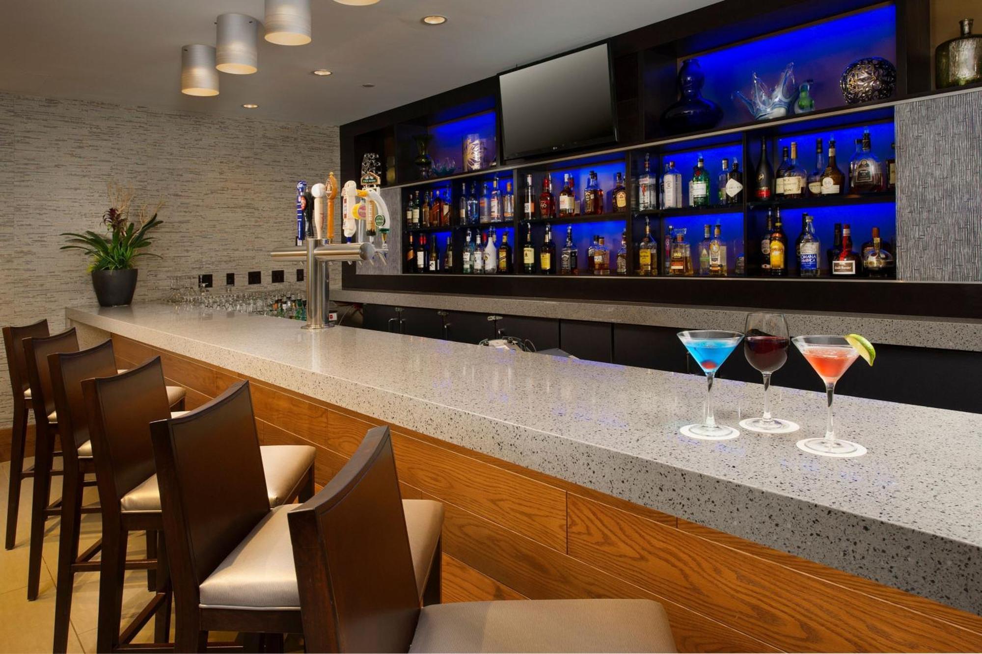 Skybridge Seattle Airport Hotel Сиатак Екстериор снимка